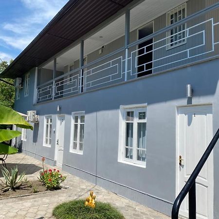 Гостевой Дом «Green Garden» Sukhumi Esterno foto