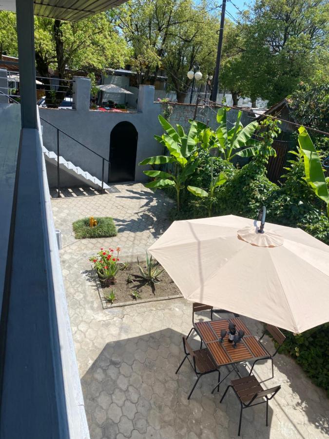 Гостевой Дом «Green Garden» Sukhumi Esterno foto