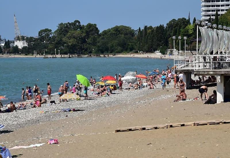 Гостевой Дом «Green Garden» Sukhumi Esterno foto